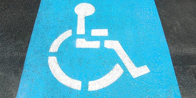 Автомобили инвалидов могут оснастить нейроассистентами