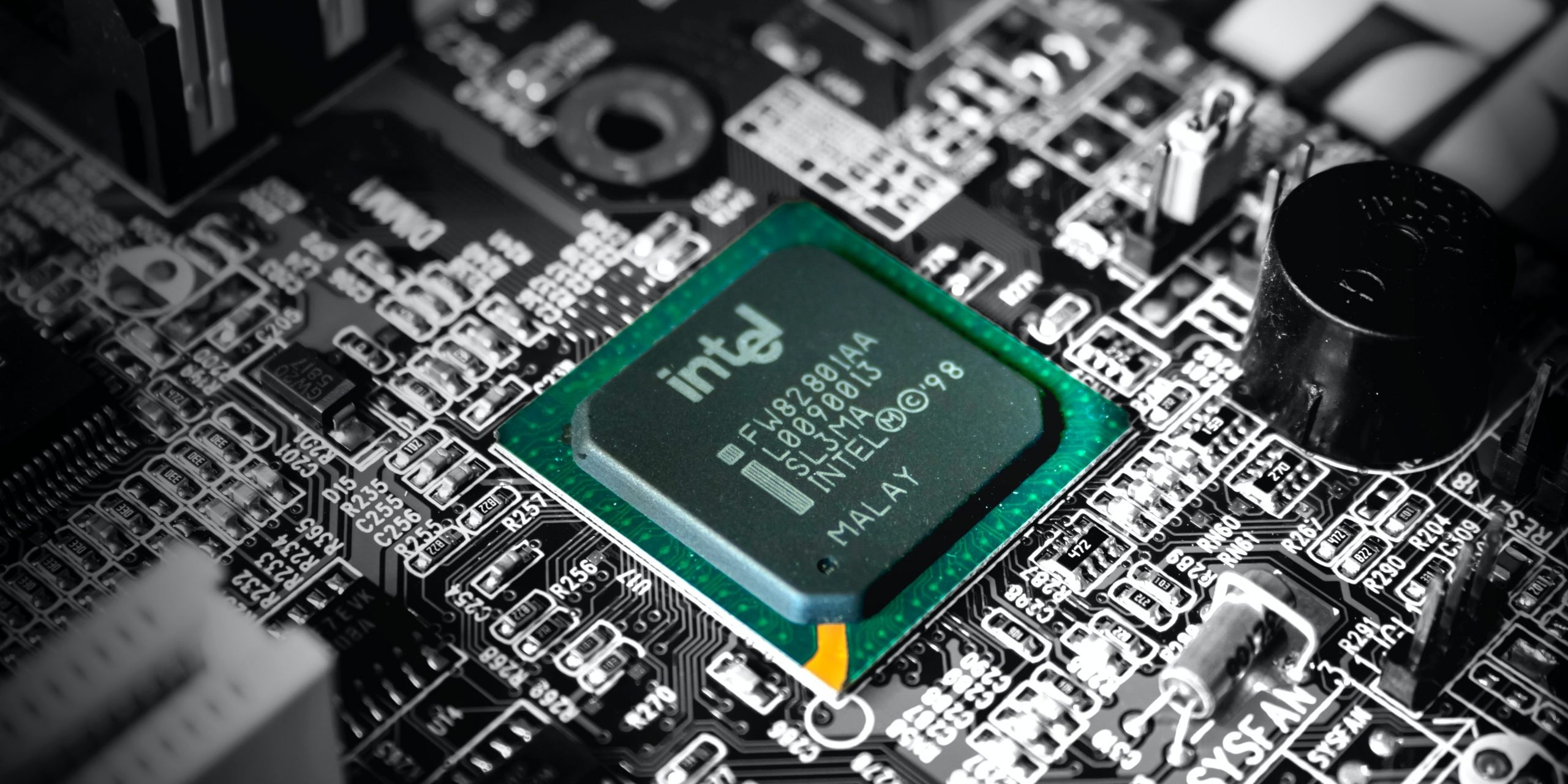 Intel представила новые процессоры для IoT-устройств